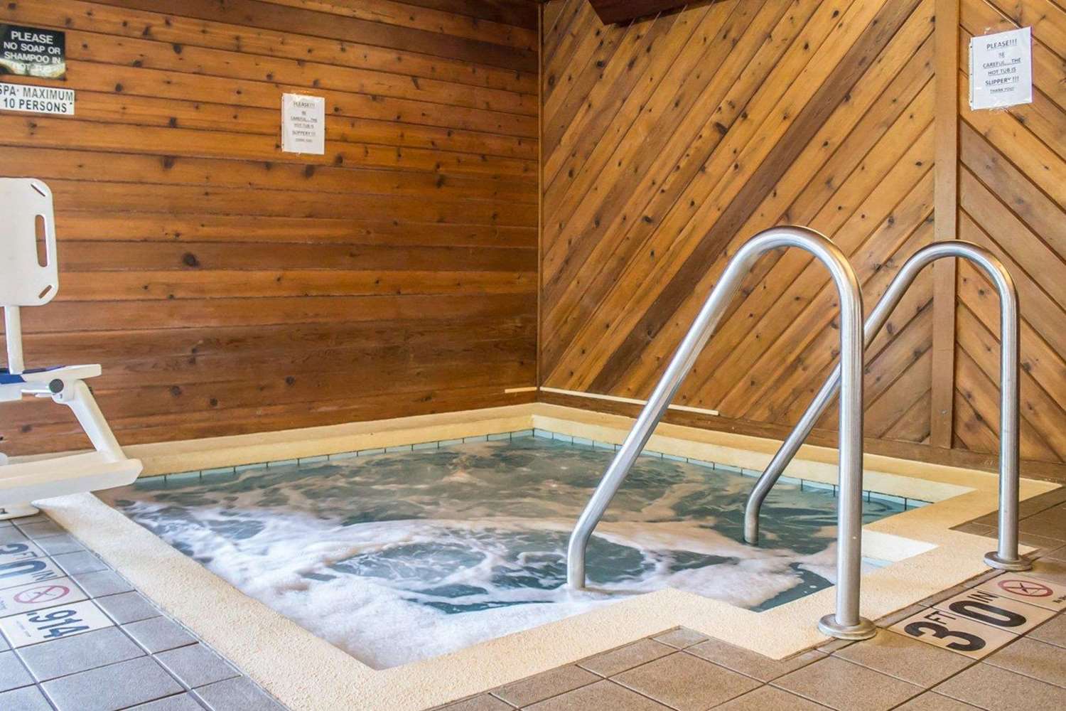 Quality Inn Minocqua 5/12