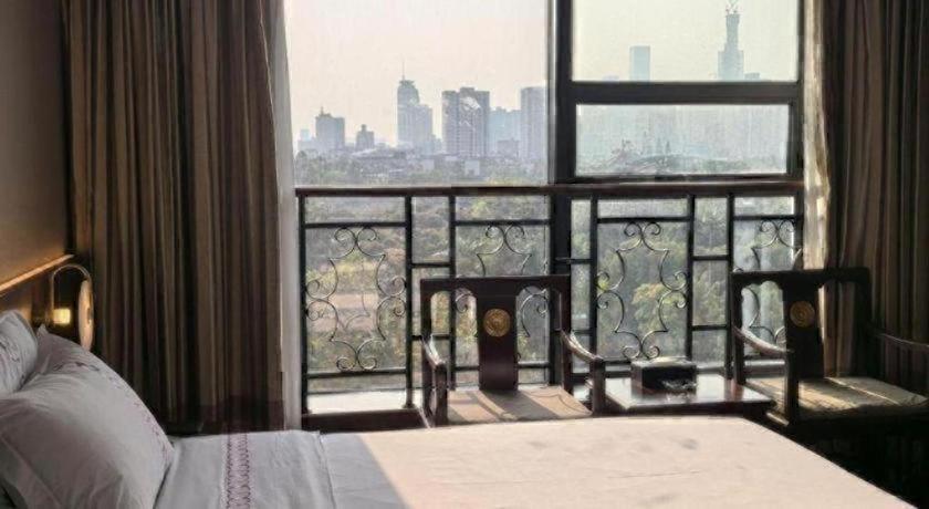 LIYUAN HOTEL 17/63