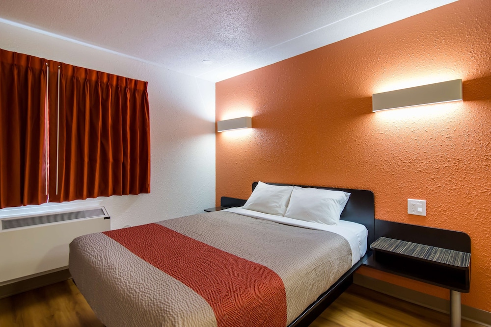 Motel6 Kerrobert, SK 11/30