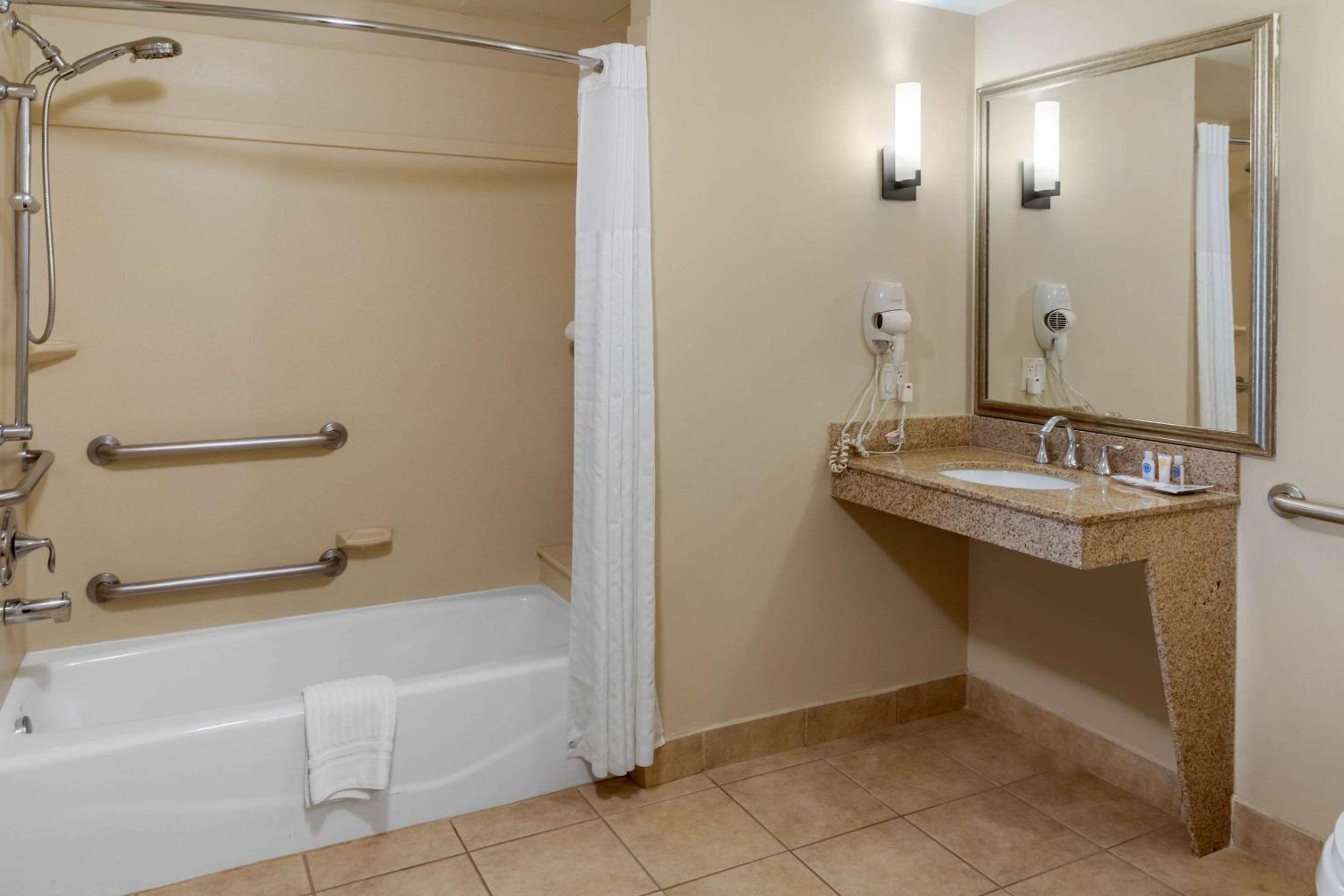 Suite, Queen Bed, Accessible, Comfort Suites Barstow Near I-15 3/3