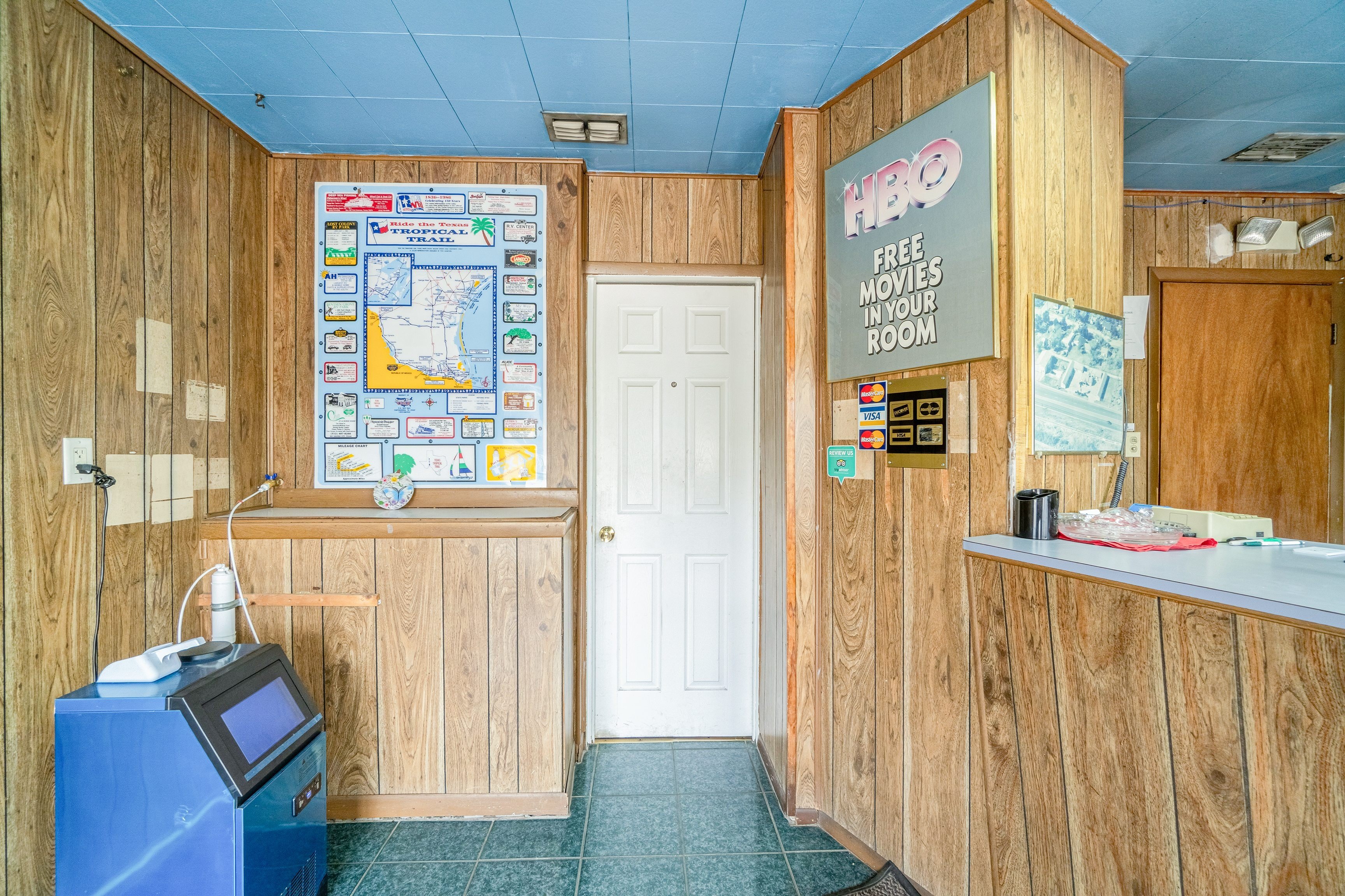 OYO Budget Inn Falfurrias Hwy 281 6/50