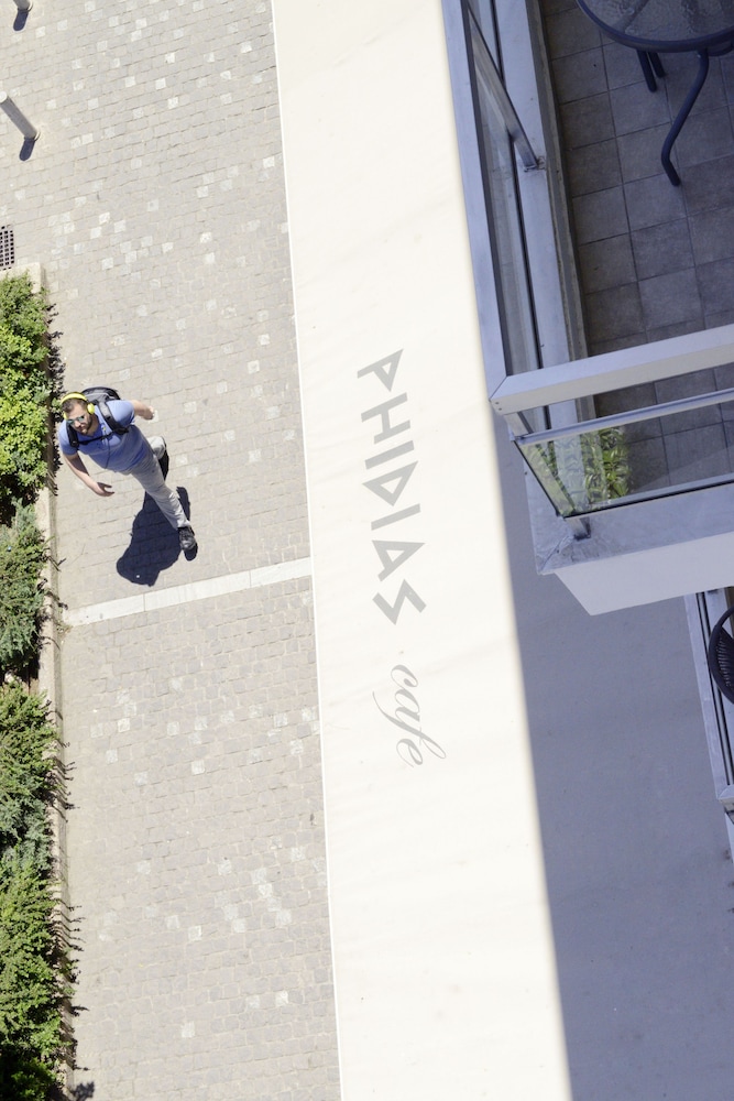 Phidias Hotel 8/69