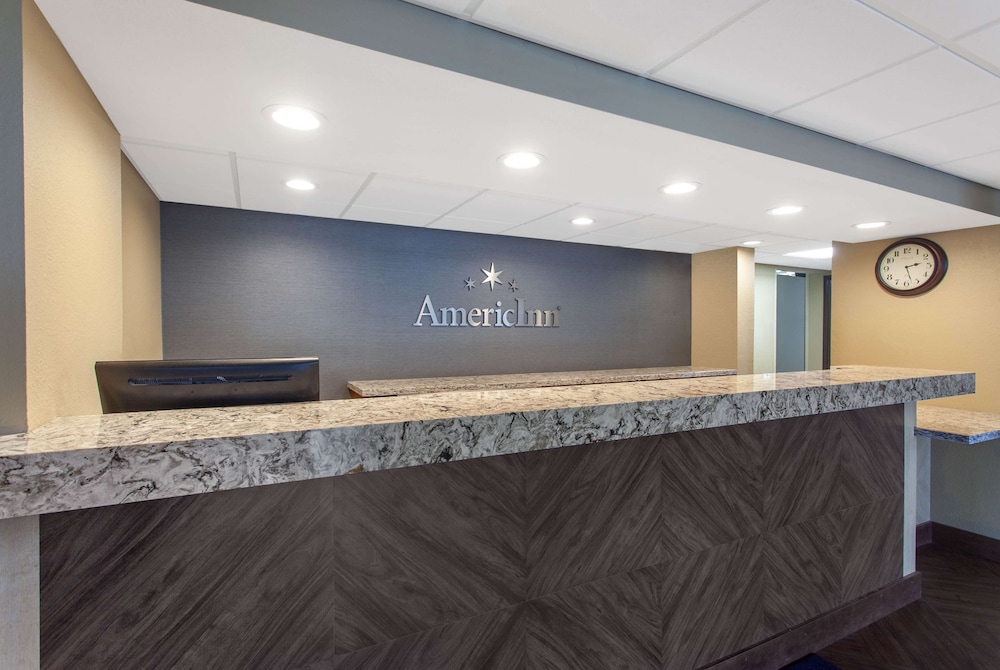 AmericInn by Wyndham Mankato Event Center 3/55
