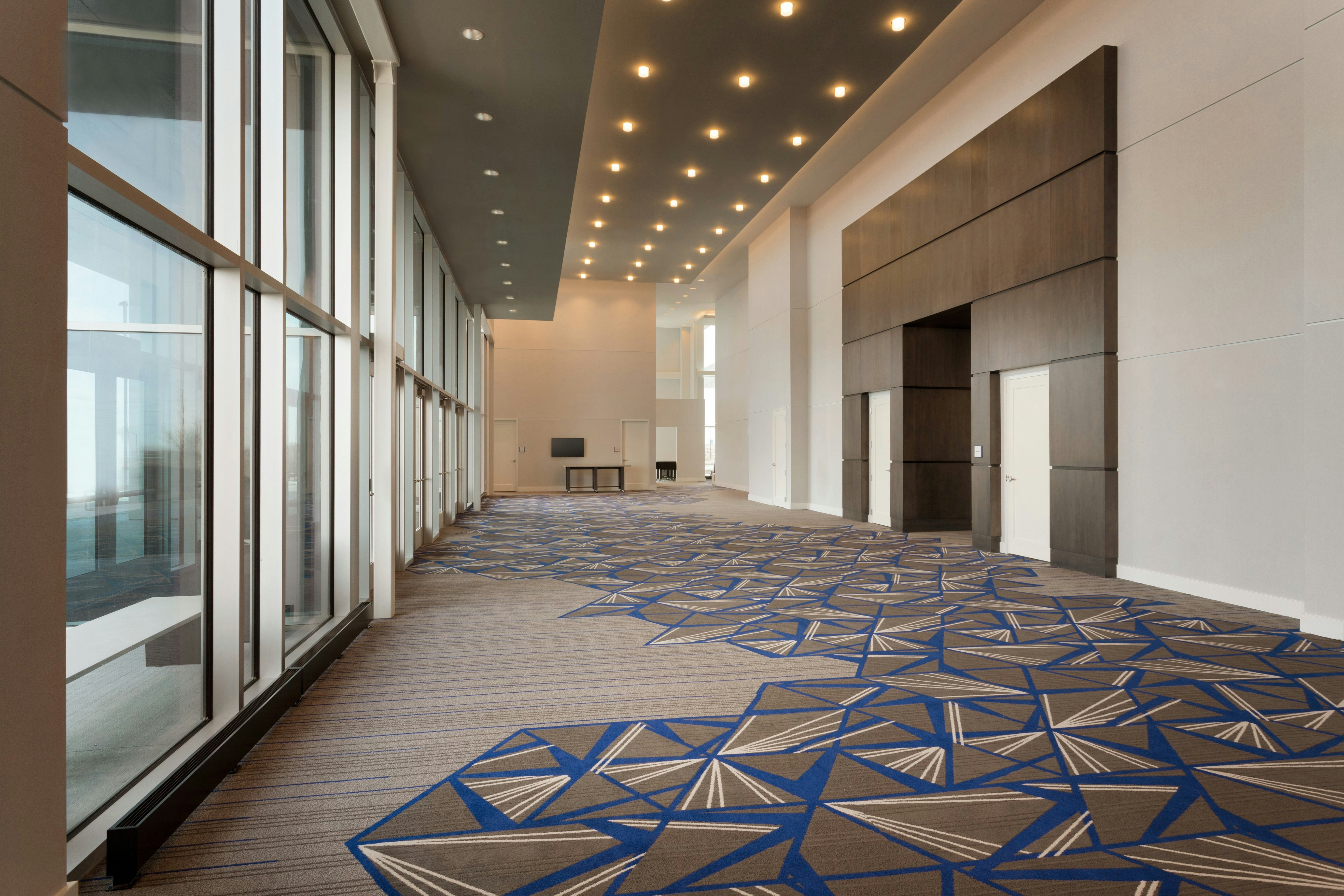 Embassy Suites by Hilton Kansas City Olathe 53/54