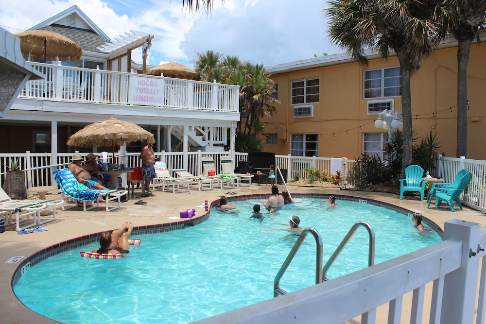 Schooner Hotel 22/42