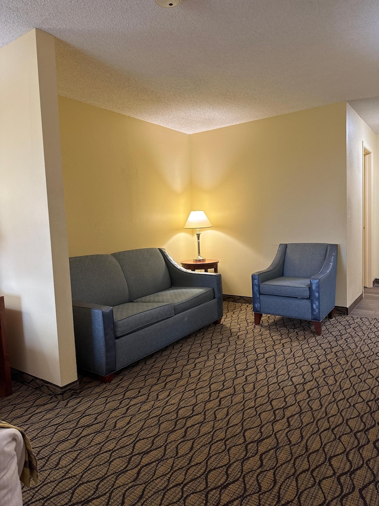 Baymont by Wyndham Mishawaka South Bend Area 32/49