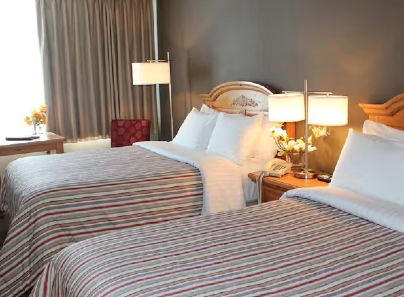 Room, 2 Double Beds, Lake View