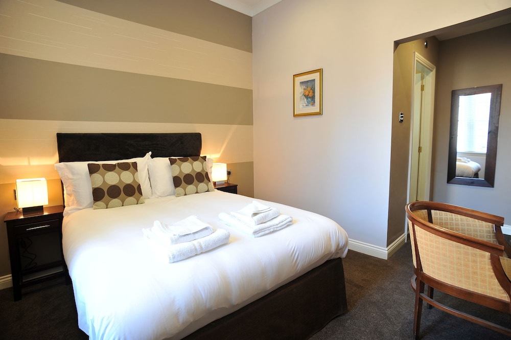 Kings Arms Hotel 12/44