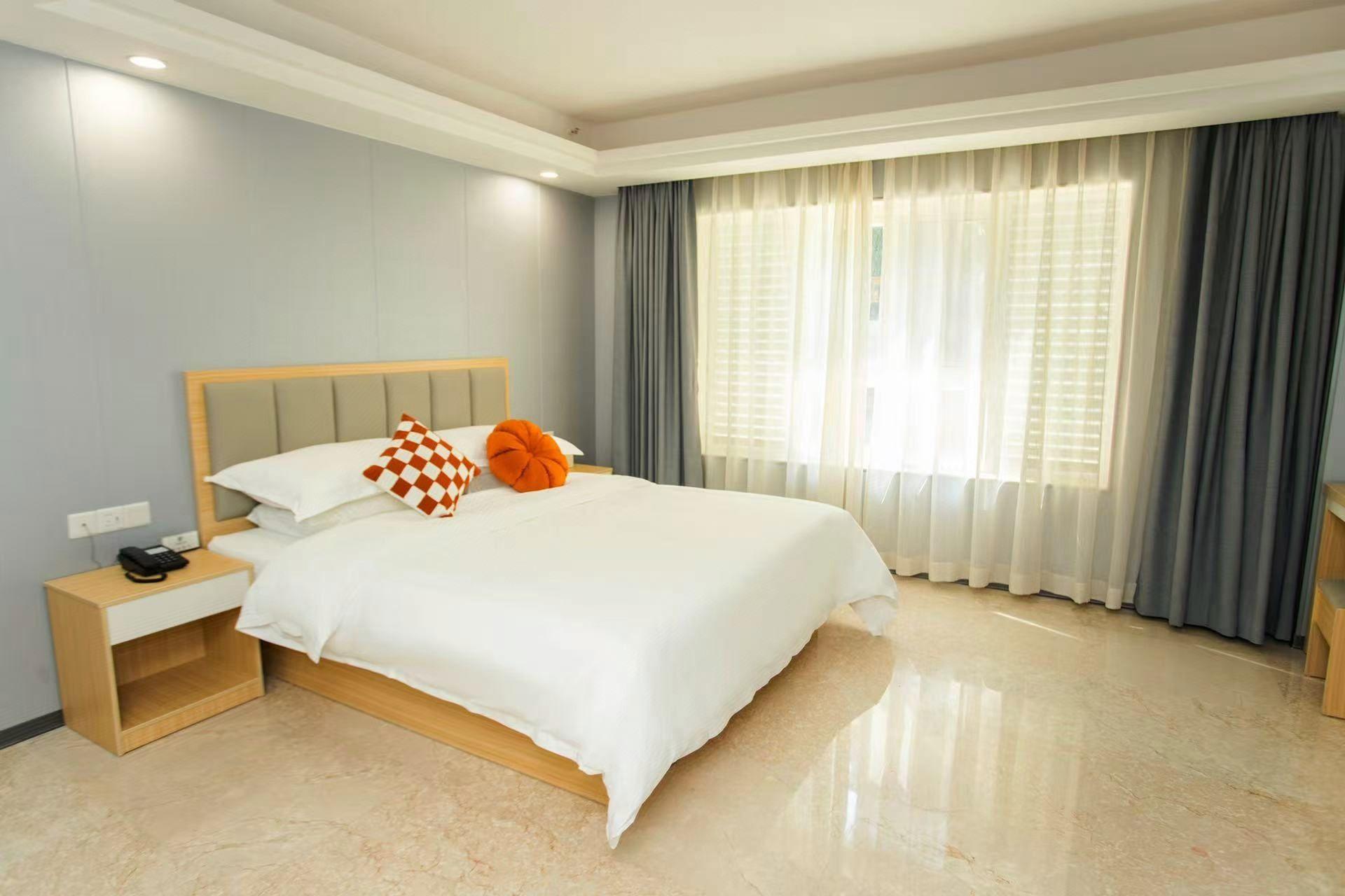 Huicheng Siji Hotel 16/32
