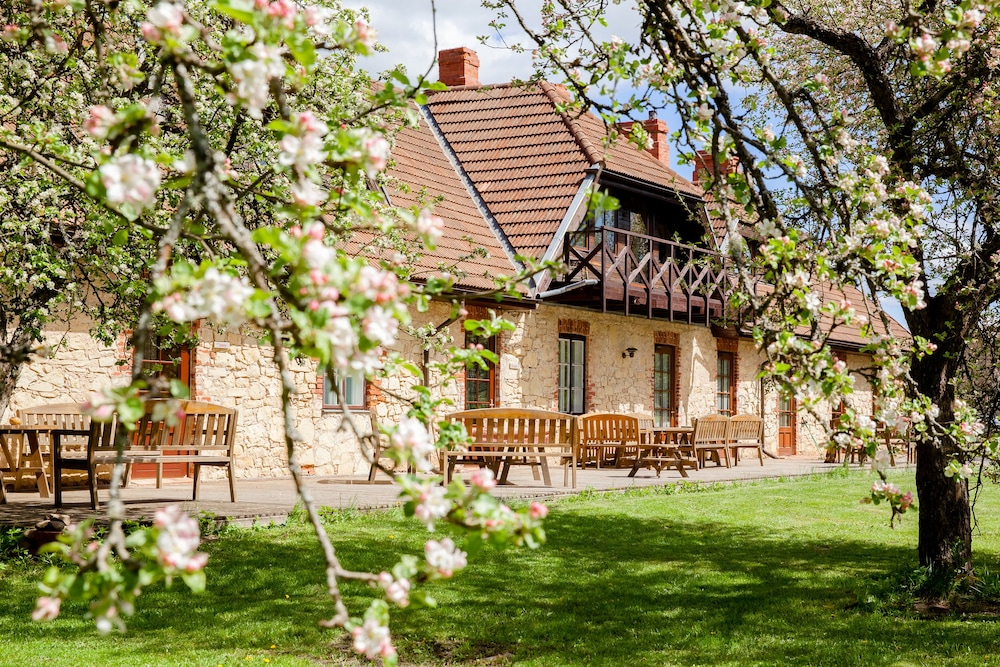 Karlamuiza Country Hotel 54/63