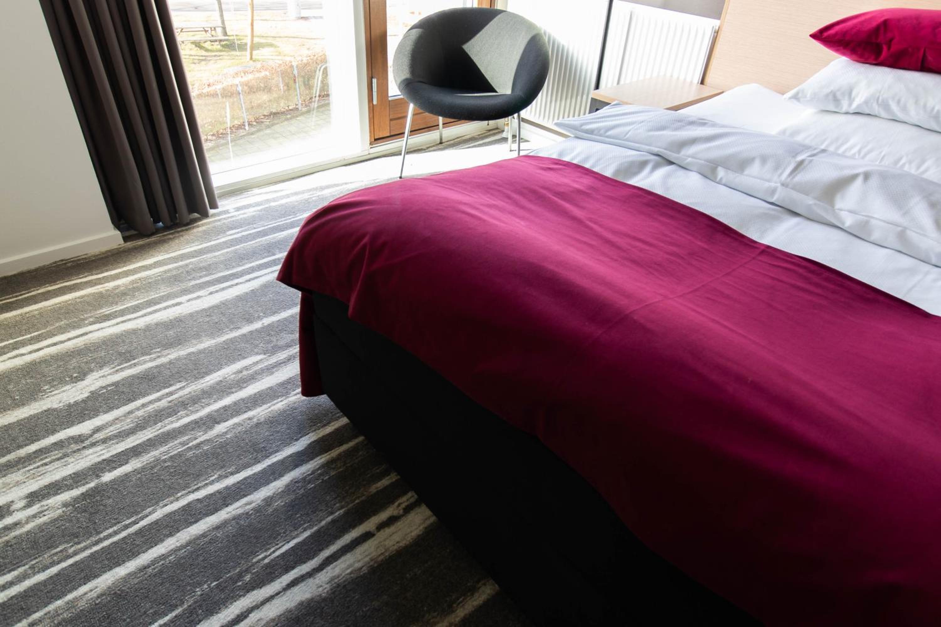 Cozy, Futon Bed