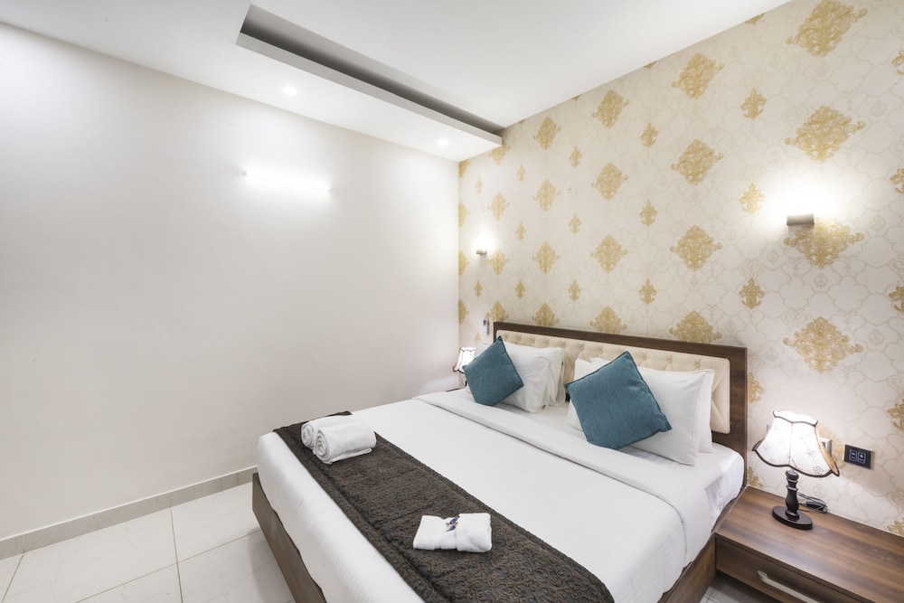 T S Royal Grand Hotel 20/33