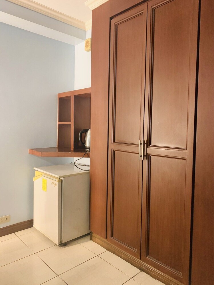 Jupiter Suites 7/50
