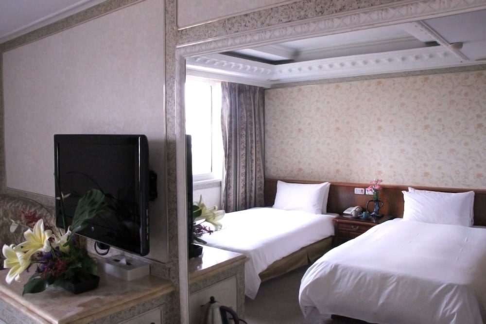 Crystal Hotel 8/67