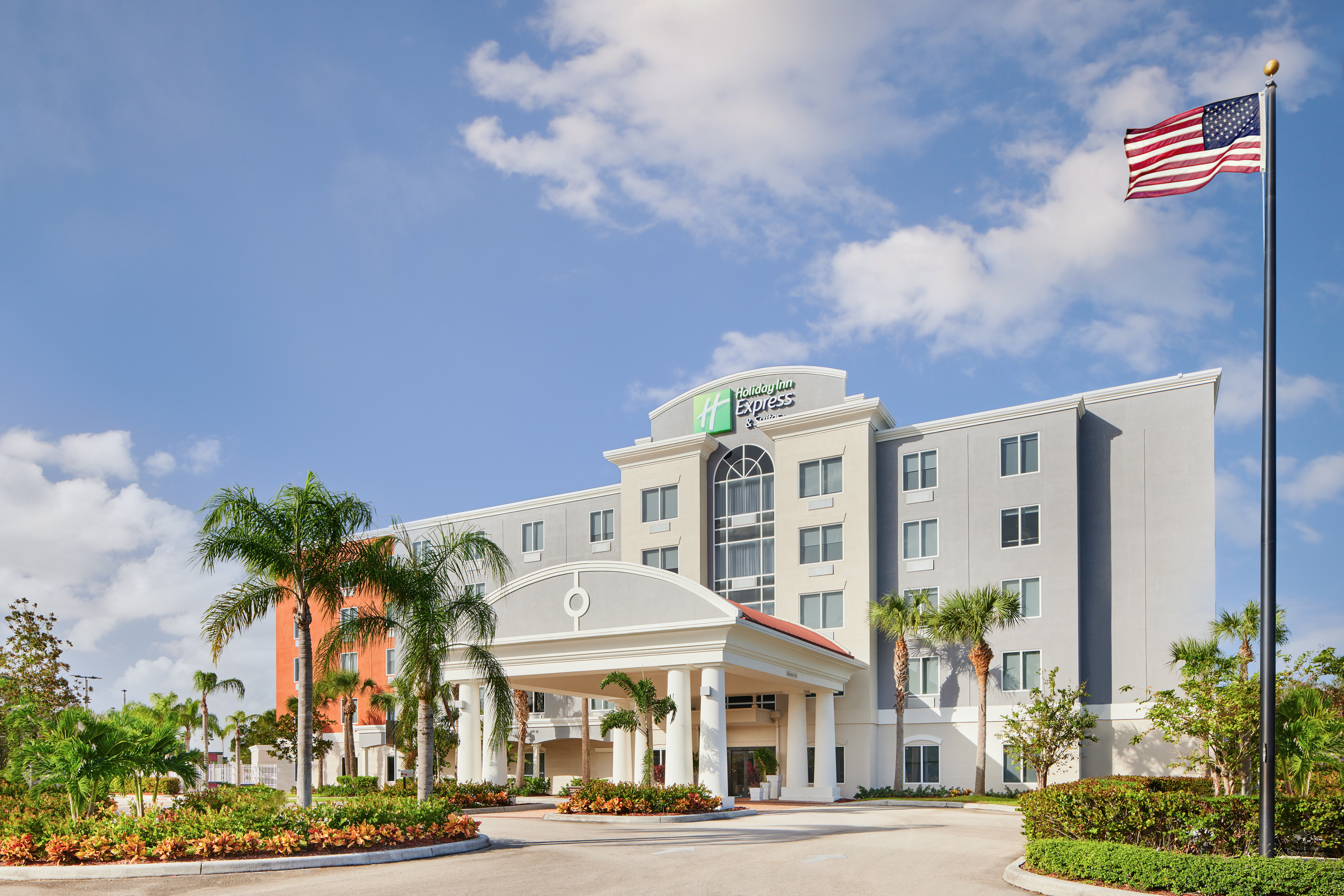 Holiday Inn Express and Suites Port St. Lucie West 4/50