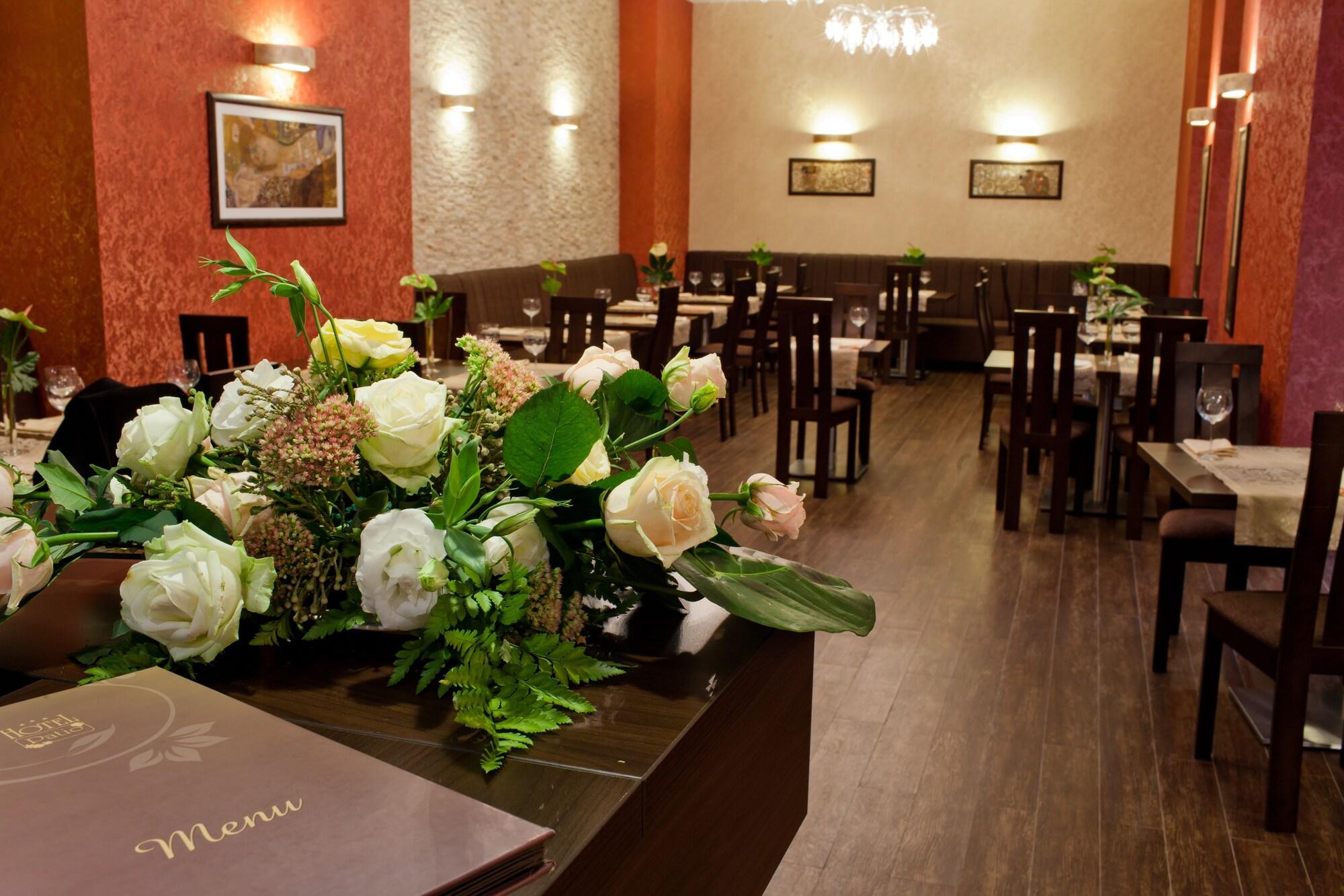 Patio Hotel 30/45