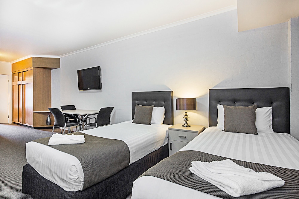 Pavilion Hotel Wagga Wagga 12/34