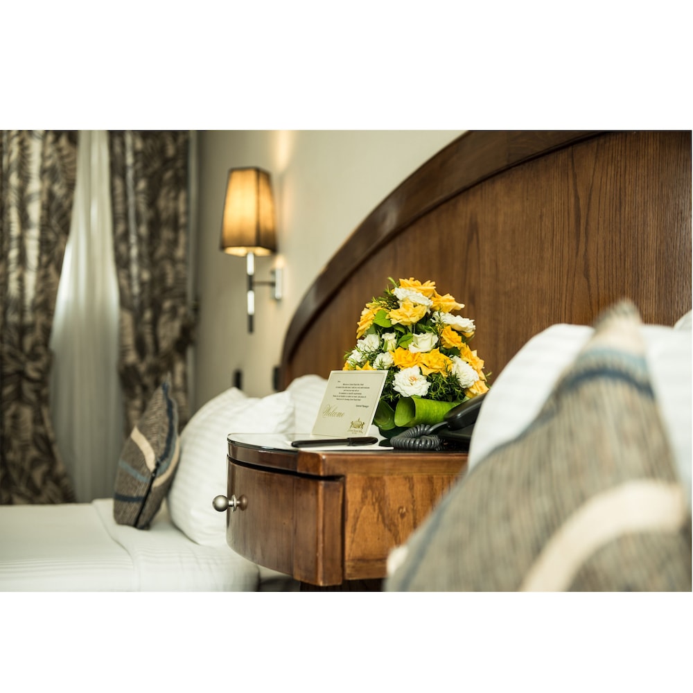 Cherry Maryski Hotel 28/50