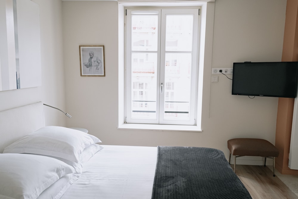 La Suite 35 7/28