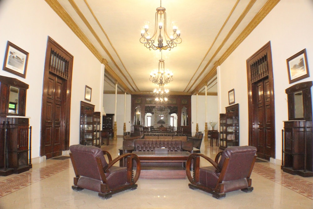 Daroessalam Hotel 6/49