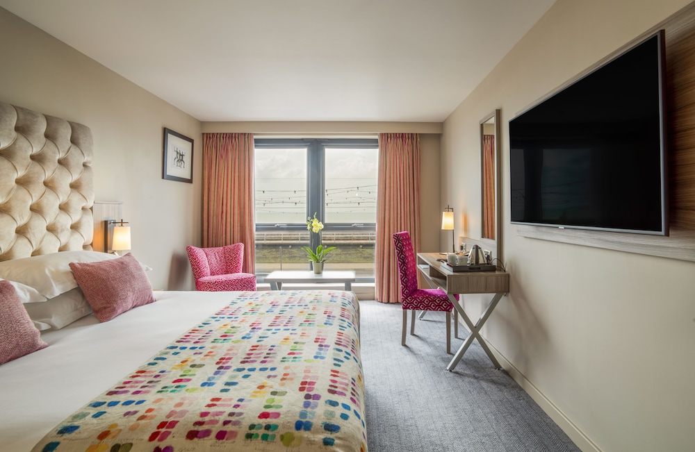 Boulevard Hotel 12/50