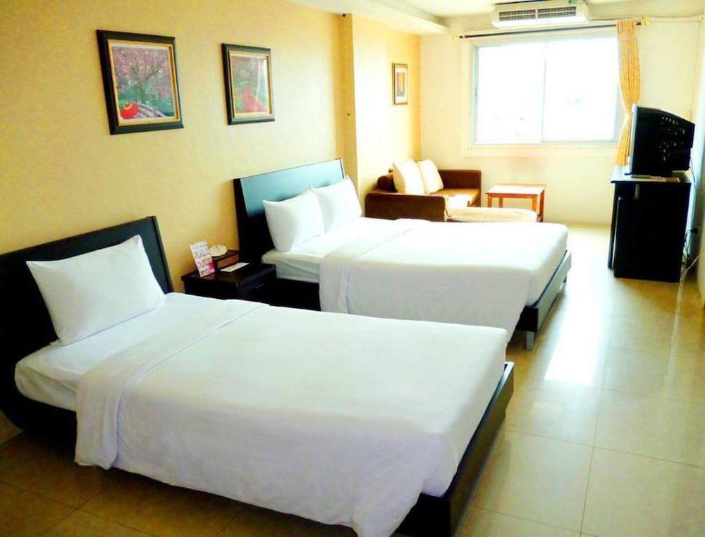 Centric Place Hotel 10/66