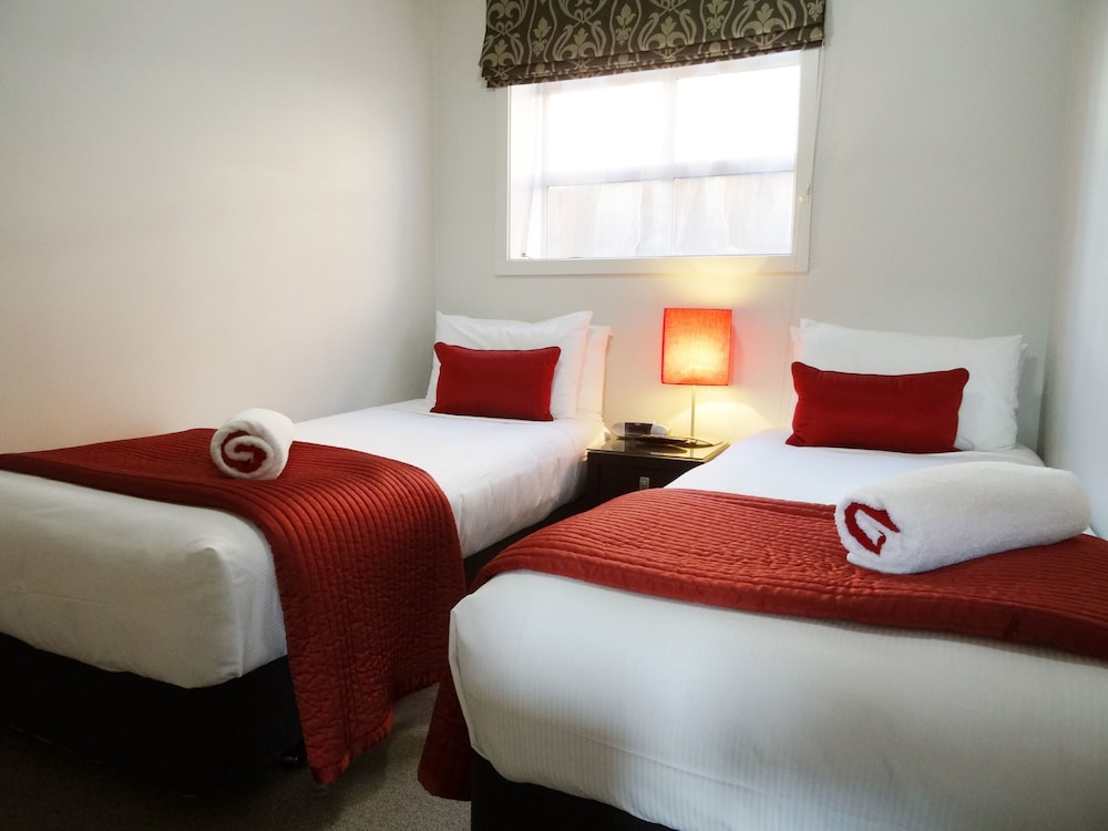 2 BEDROOMS, APARTMENT