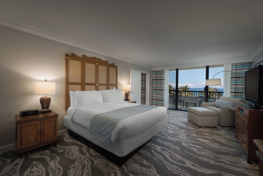1 Bedroom, Suite, King Bed, Sofa, Balcony, Accessible