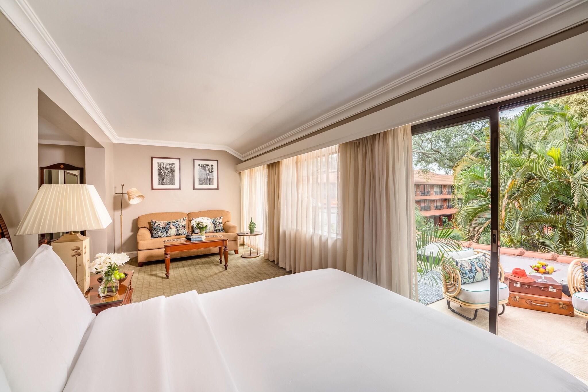 Fairmont, Queen Bed