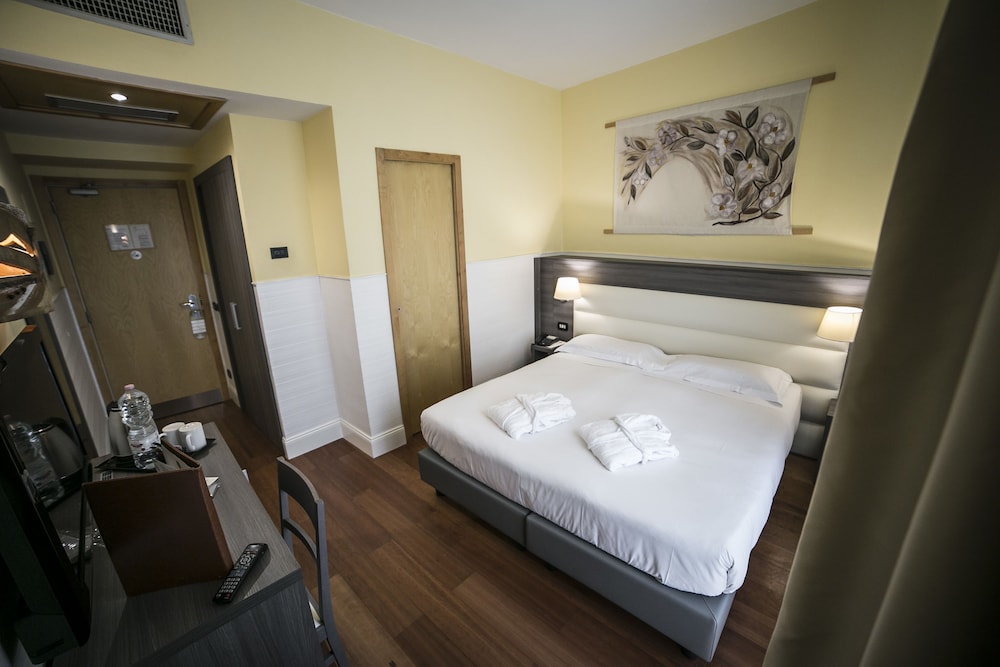 Hotel Aphrodite 10/48