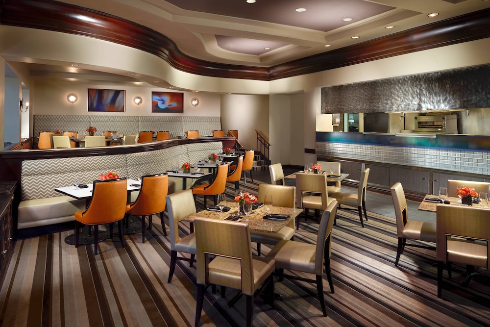 Marriott Jacksonville Downtown (ex. Omni Jacksonville Hotel) 55/64