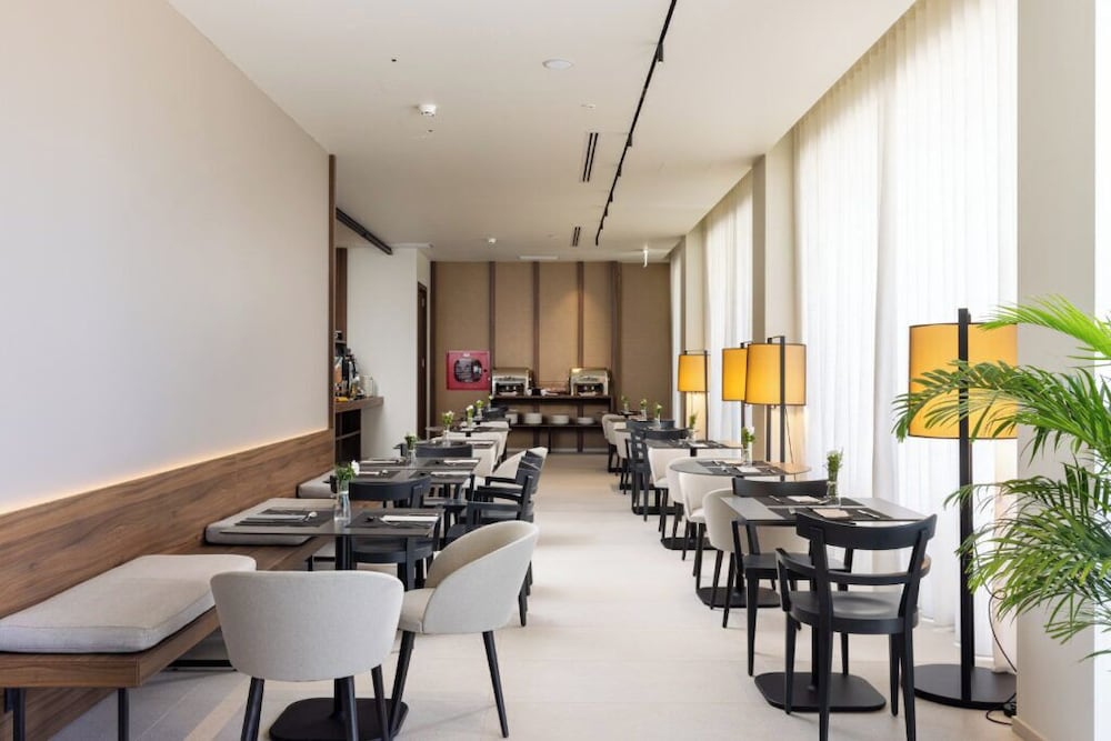 B21 Hotel 18/37