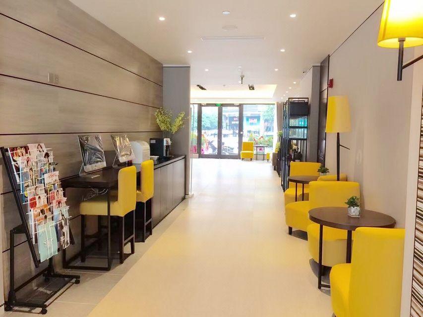 Homeinn Plus (Chengdu Kuanzhai Alley West Xihan Road East Metro Station) 10/10