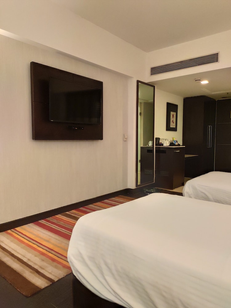 Radisson Hotel Sector 29 Gurugram 8/57