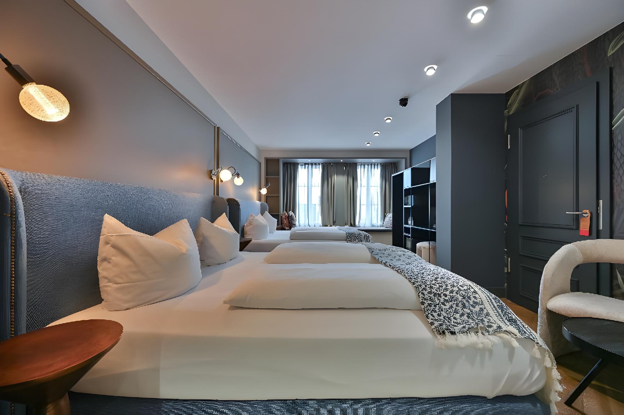 Plus, Quadruple, Queen Bed, Sofa, Small