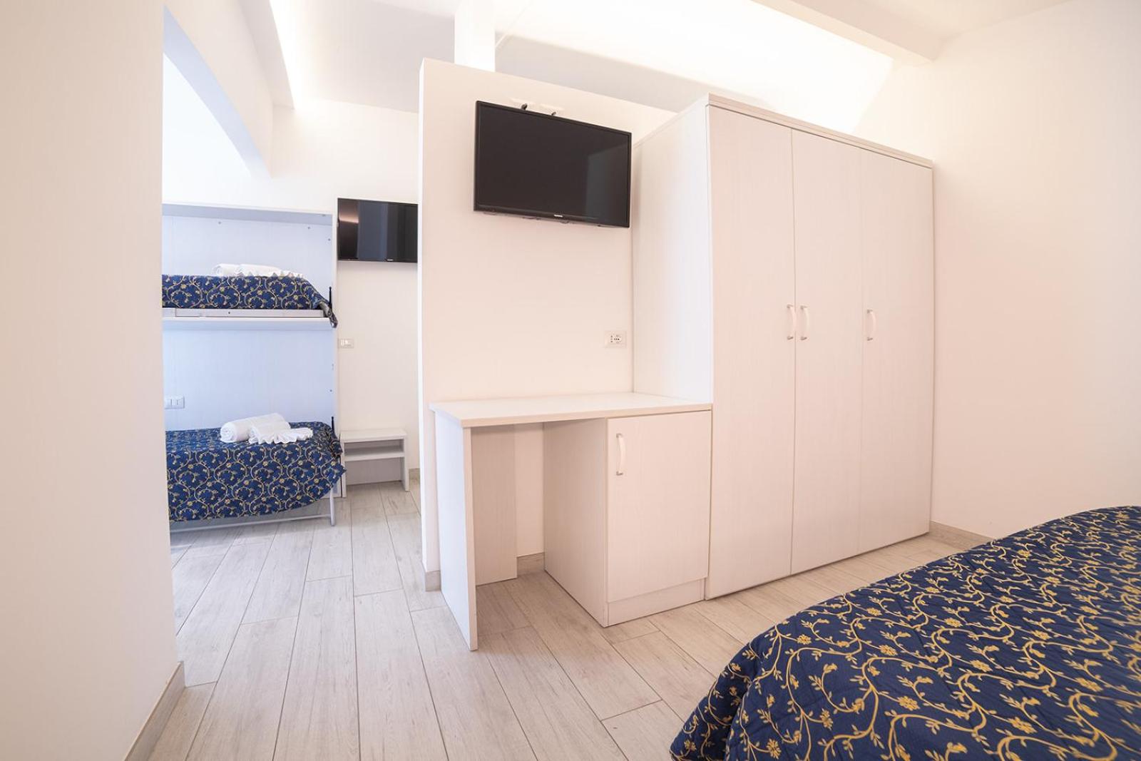 Hotel Ambasciatori 31/44