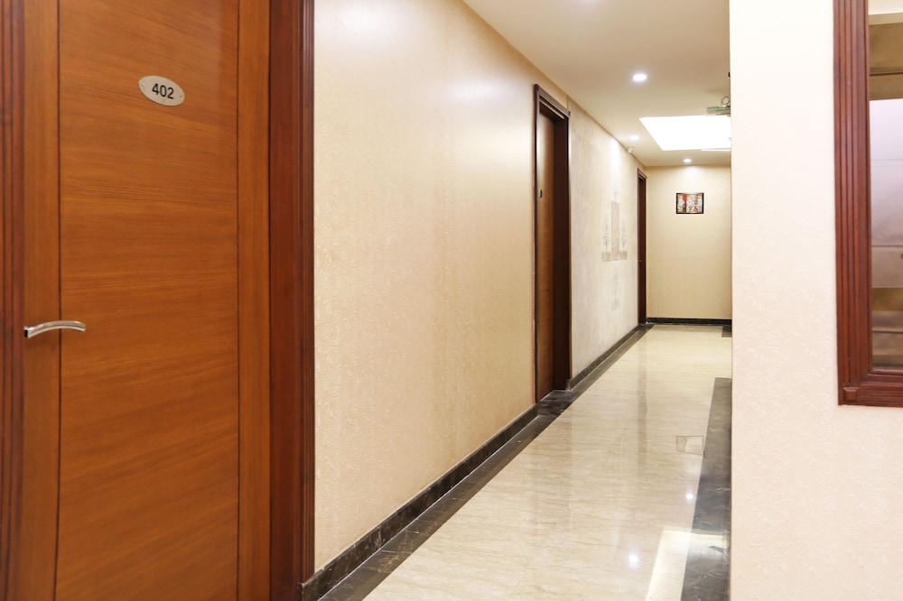 Oyo 5198 Hotel Hcgrand 21/31