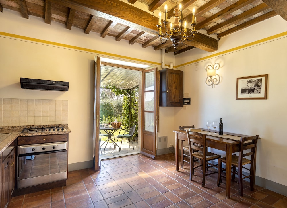 Borgo San Pietro 49/78