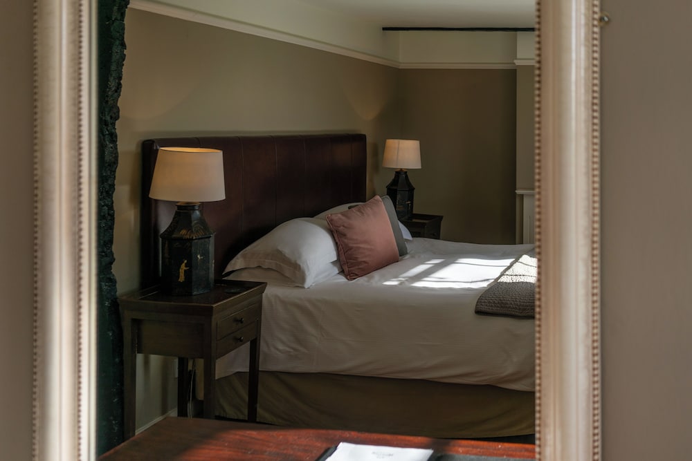 The Royal Oak Inn 15/50
