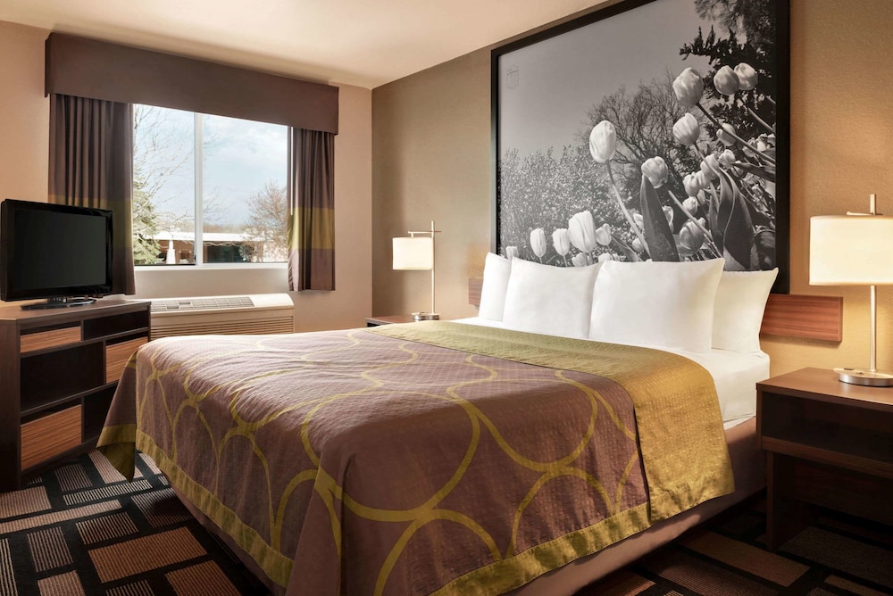 Super 8 by Wyndham Akron S/Green/Uniontown OH 12/57