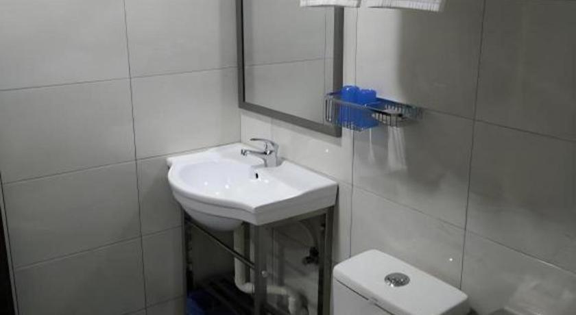 ID Hotel Yayasan 33/35