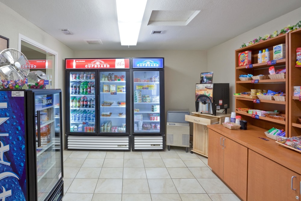 Candlewood Suites Medford 35/52