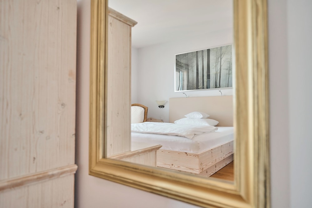 غرفة كومفورت بسرير كوين، Hotel Hirschen in Freiburg-Lehen 4/4