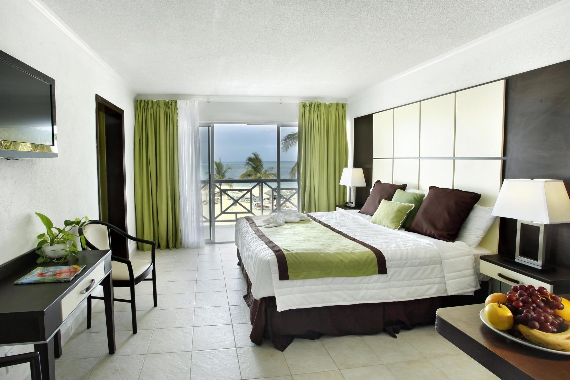 غرفة بإطلالة على البحر، Viva Fortuna Beach by Wyndham A Trademark All Inclusive 2/4