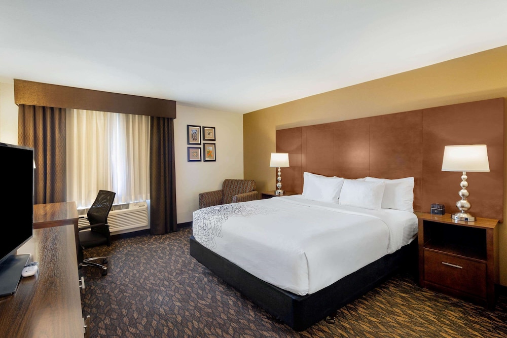 غرفة بسرير كينج، La Quinta Inn & Suites by Wyndham Oakland - Hayward 4/7