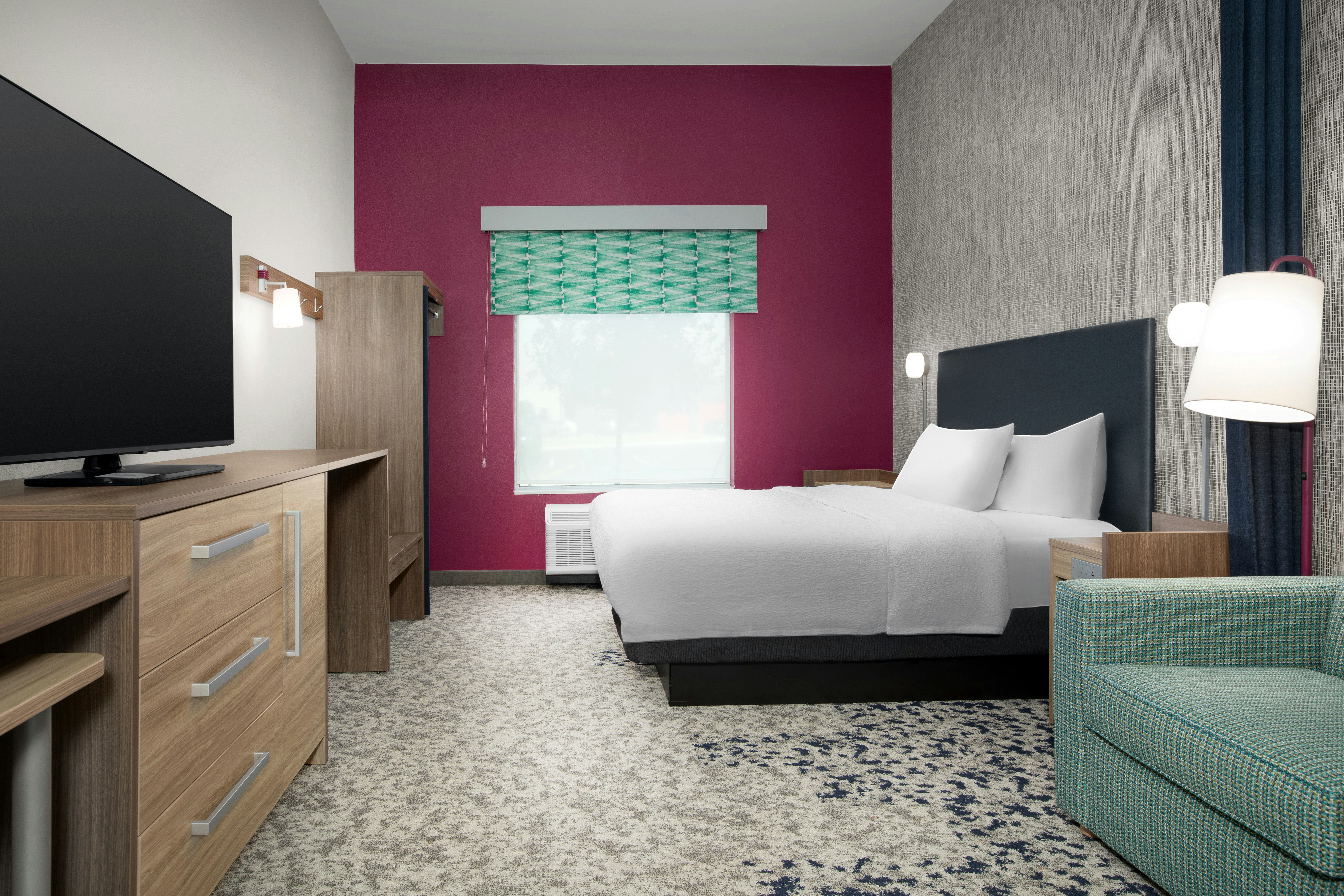 STUDIO, SUITE, KING BED