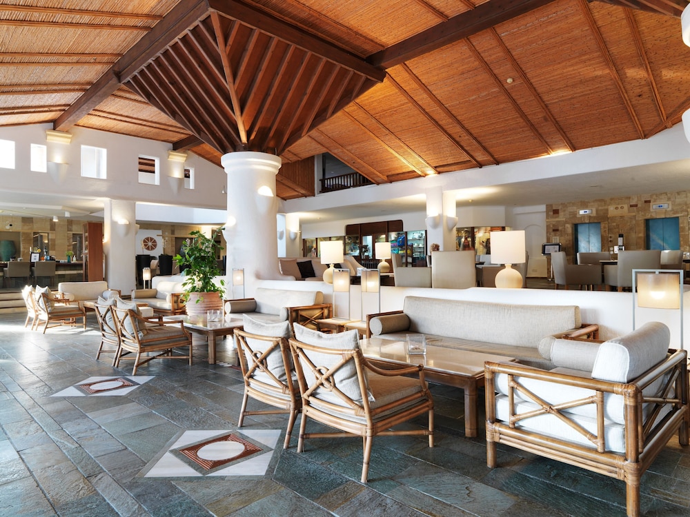Coral Beach Hotel and Resort 73/95