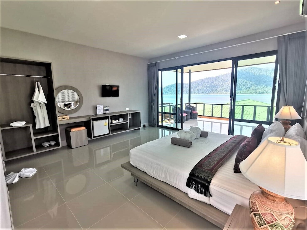 Mountain Resort Koh Lipe 35/70
