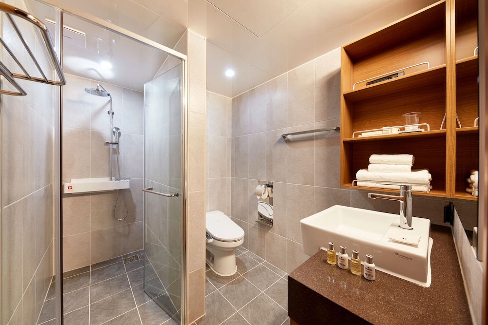 Ramada by Wyndham Gumi 50/50