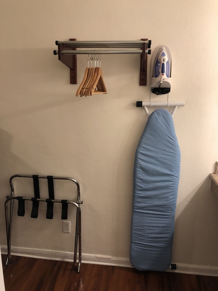 Lombard Plaza Motel 40/64